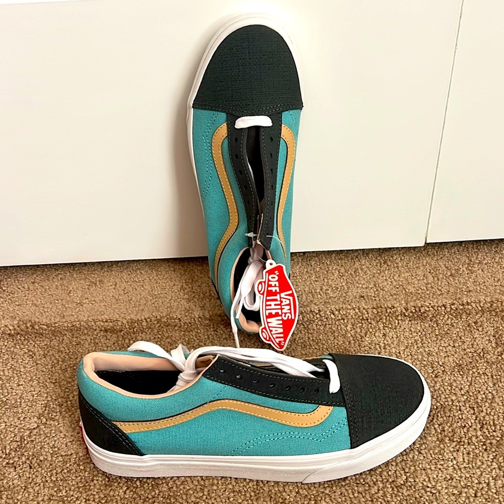 Vans Old Skool Shoe Women’s Size US 9.5/ Men’s US 8